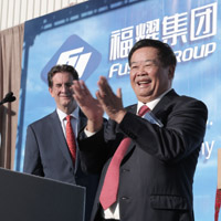 全球最大汽车玻璃单体工厂，由亿万28投资在美国建成投产